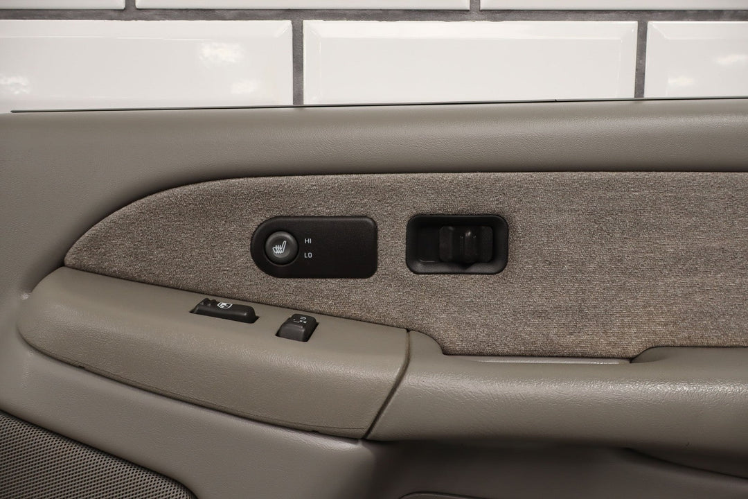 1999 - 2002 Chevy Silverado GMC Sierra Right Front Door Panel GMT800