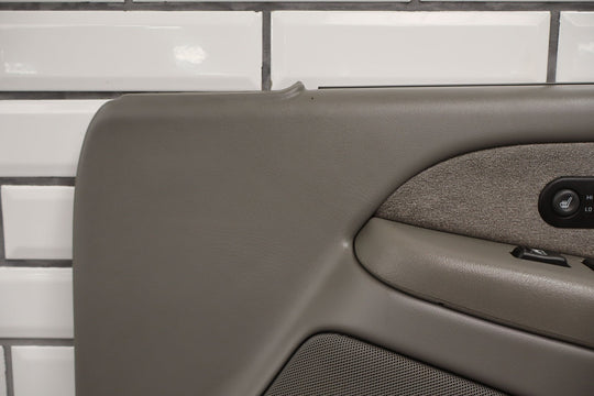 1999 - 2002 Chevy Silverado GMC Sierra Right Front Door Panel GMT800