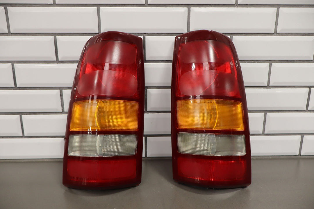 1999 - 2002 Chevy Silverado GMT800 OEM Left & Right Tail Lights