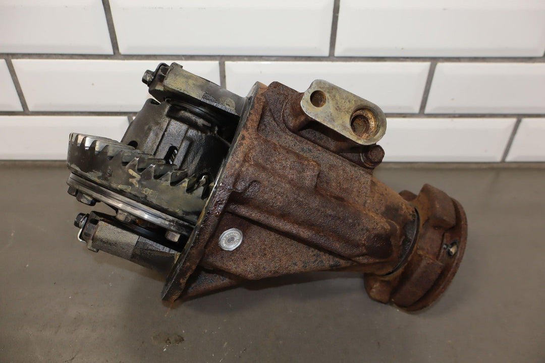 1999 - 2002 Mazda Miata NB 5 - Spd Man Trans Rear 4.30 Locking Differential Carrier