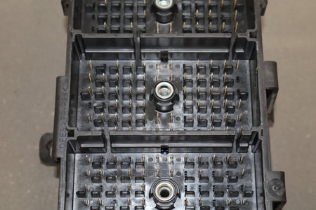1999-2004 Chevrolet Corvette C5 Interior Fuse Box 12193792