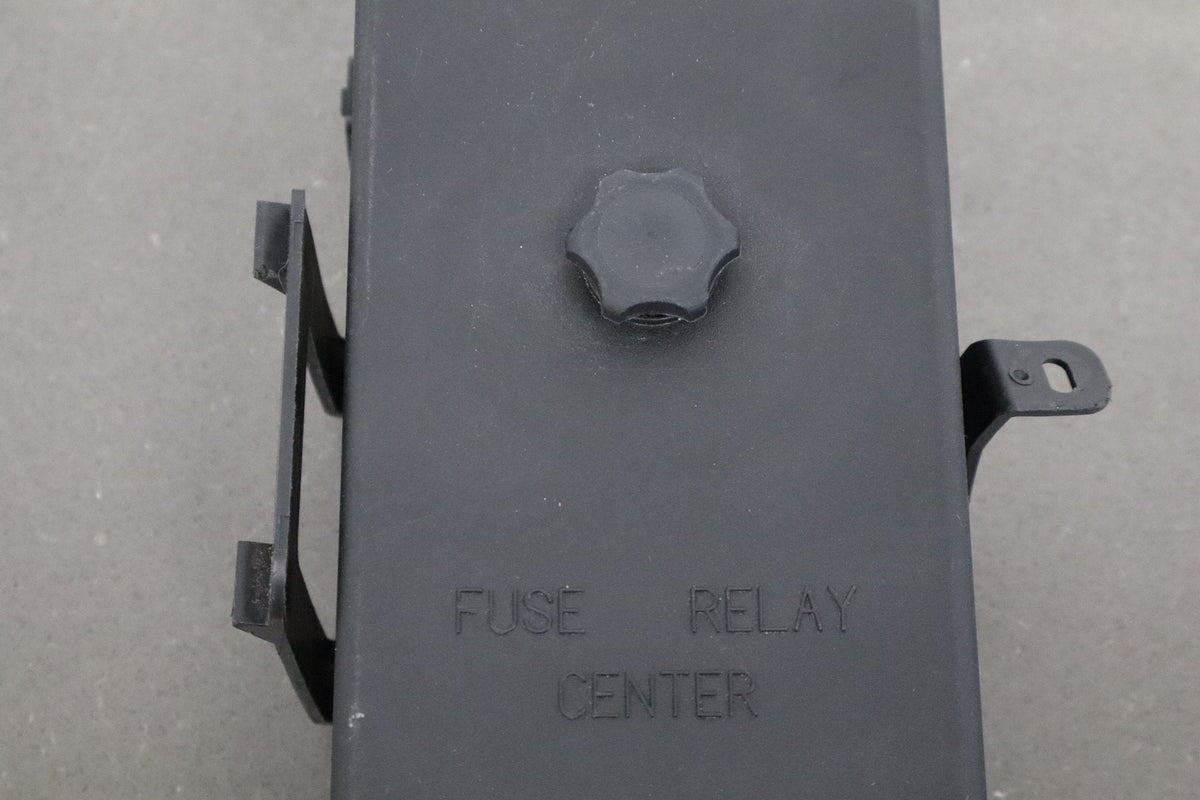 1999-2004 Chevrolet Corvette C5 Interior Fuse Box 12193792