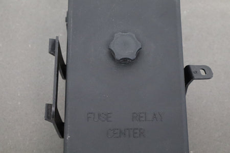 1999-2004 Chevrolet Corvette C5 Interior Fuse Box 12193792