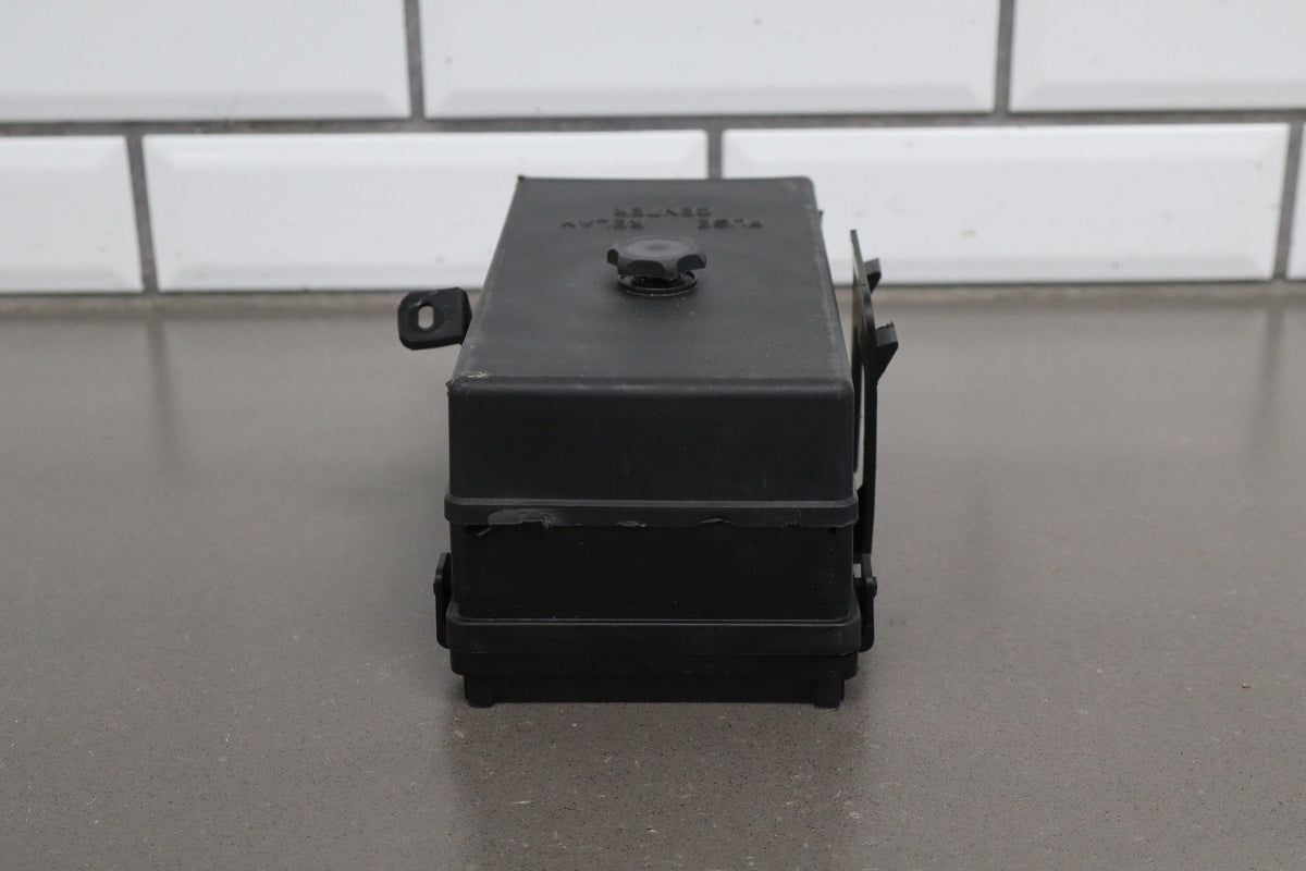 1999-2004 Chevrolet Corvette C5 Interior Fuse Box 12193792