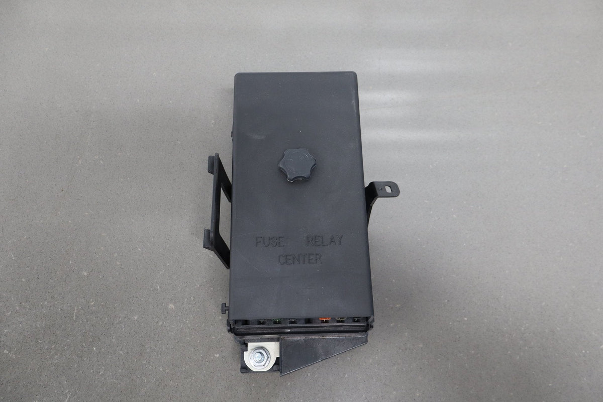 1999-2004 Chevrolet Corvette C5 Interior Fuse Box 12193792