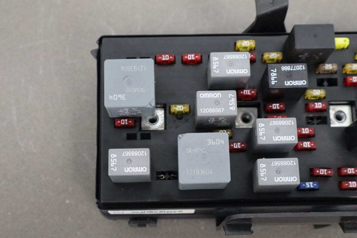 1999-2004 Chevrolet Corvette C5 Interior Fuse Box 12193792