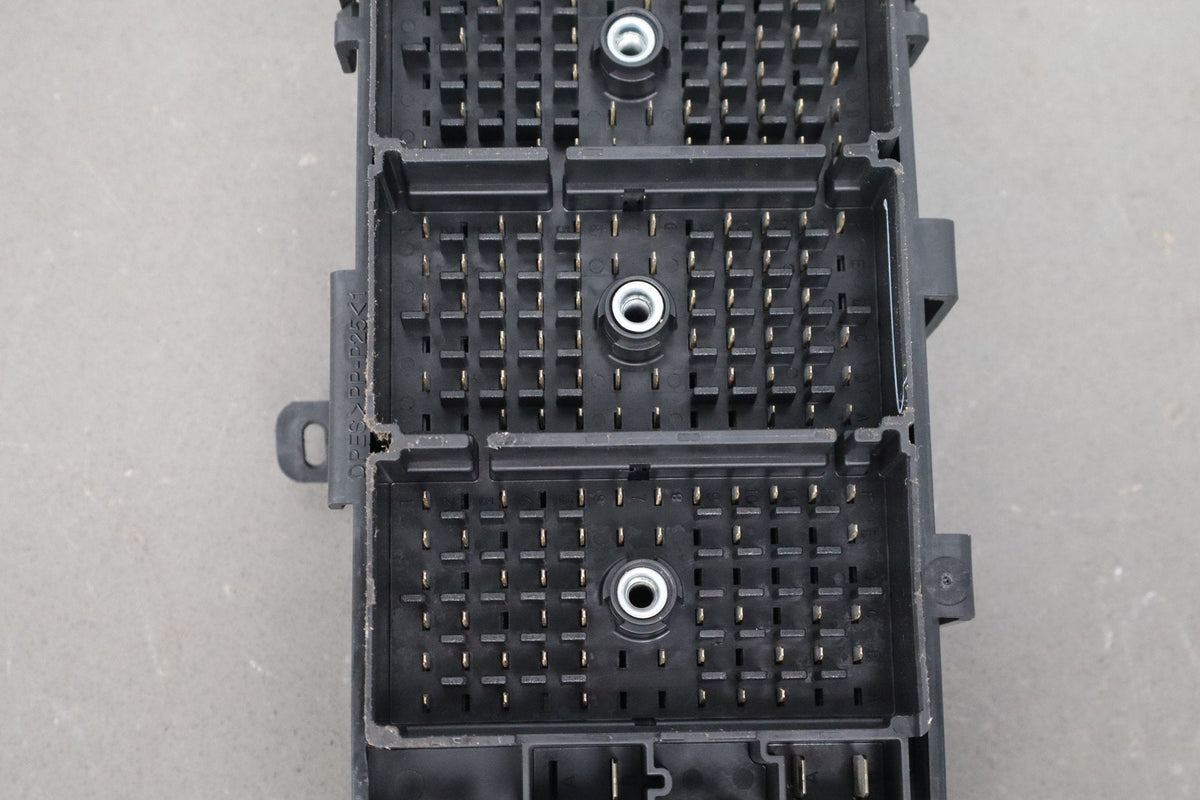 1999-2004 Chevrolet Corvette C5 Interior Fuse Box 12193792