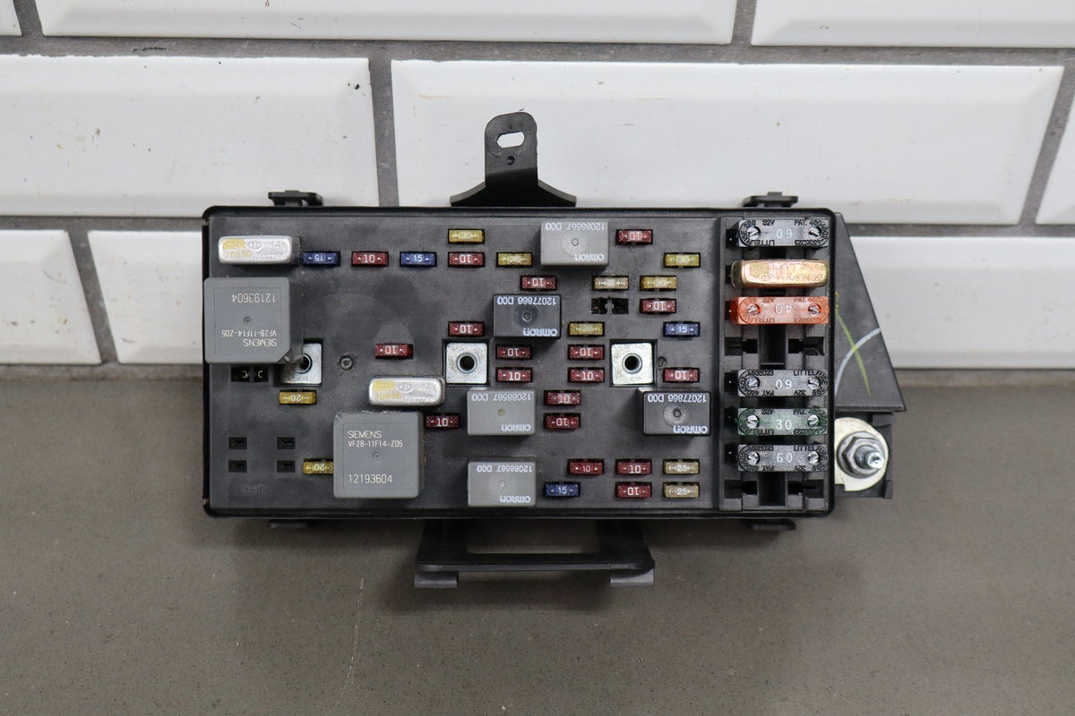 1999-2004 Chevrolet Corvette C5 Interior Fuse Box 12193792