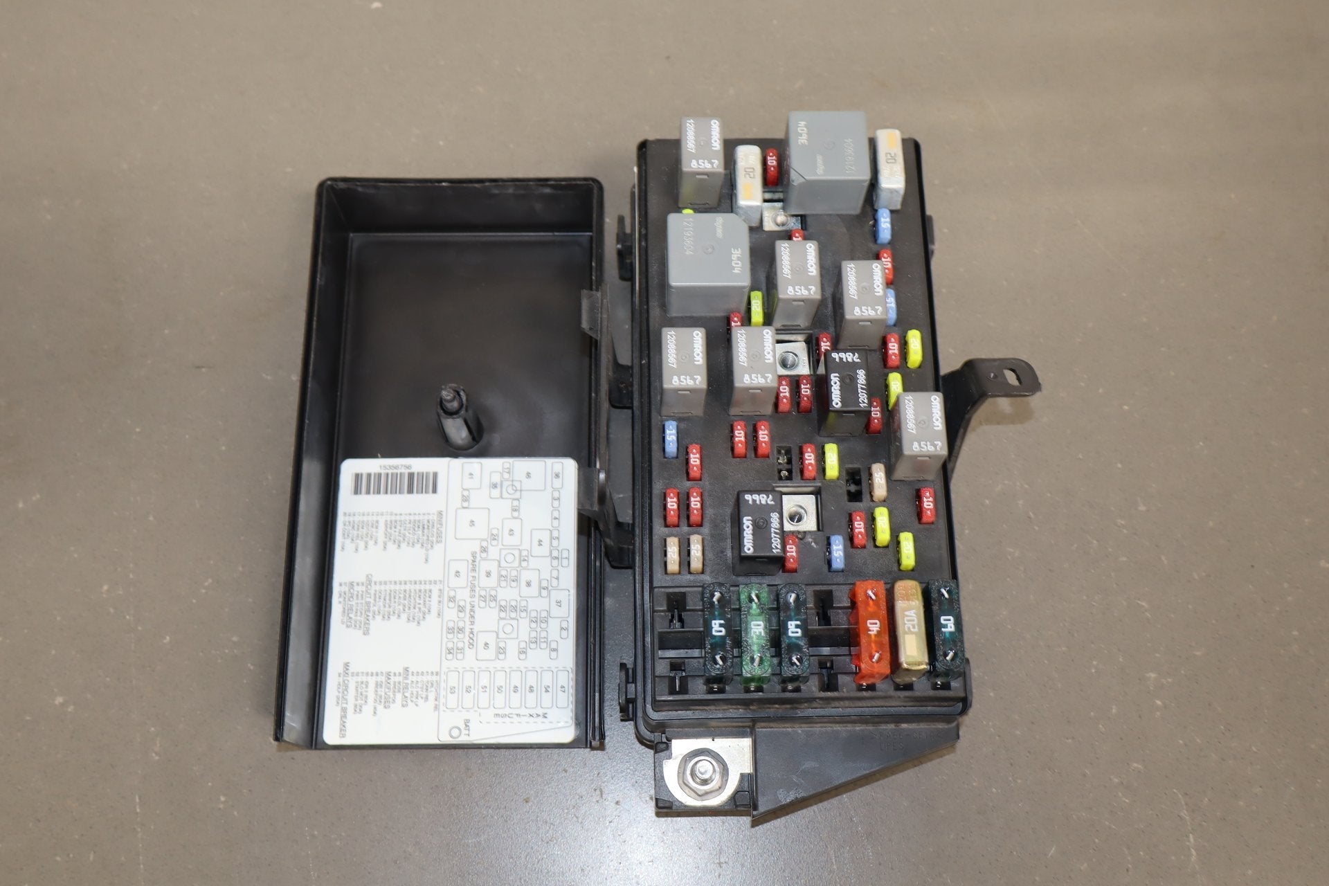 1999-2004 Chevrolet Corvette C5 Interior Fuse Box 12193792
