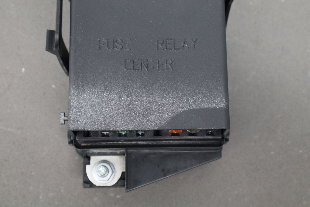 1999-2004 Chevrolet Corvette C5 Interior Fuse Box 12193792