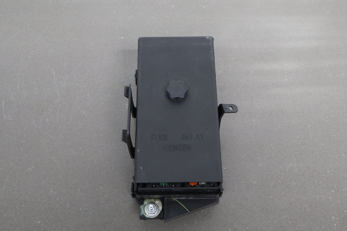 1999-2004 Chevrolet Corvette C5 Interior Fuse Box 12193792