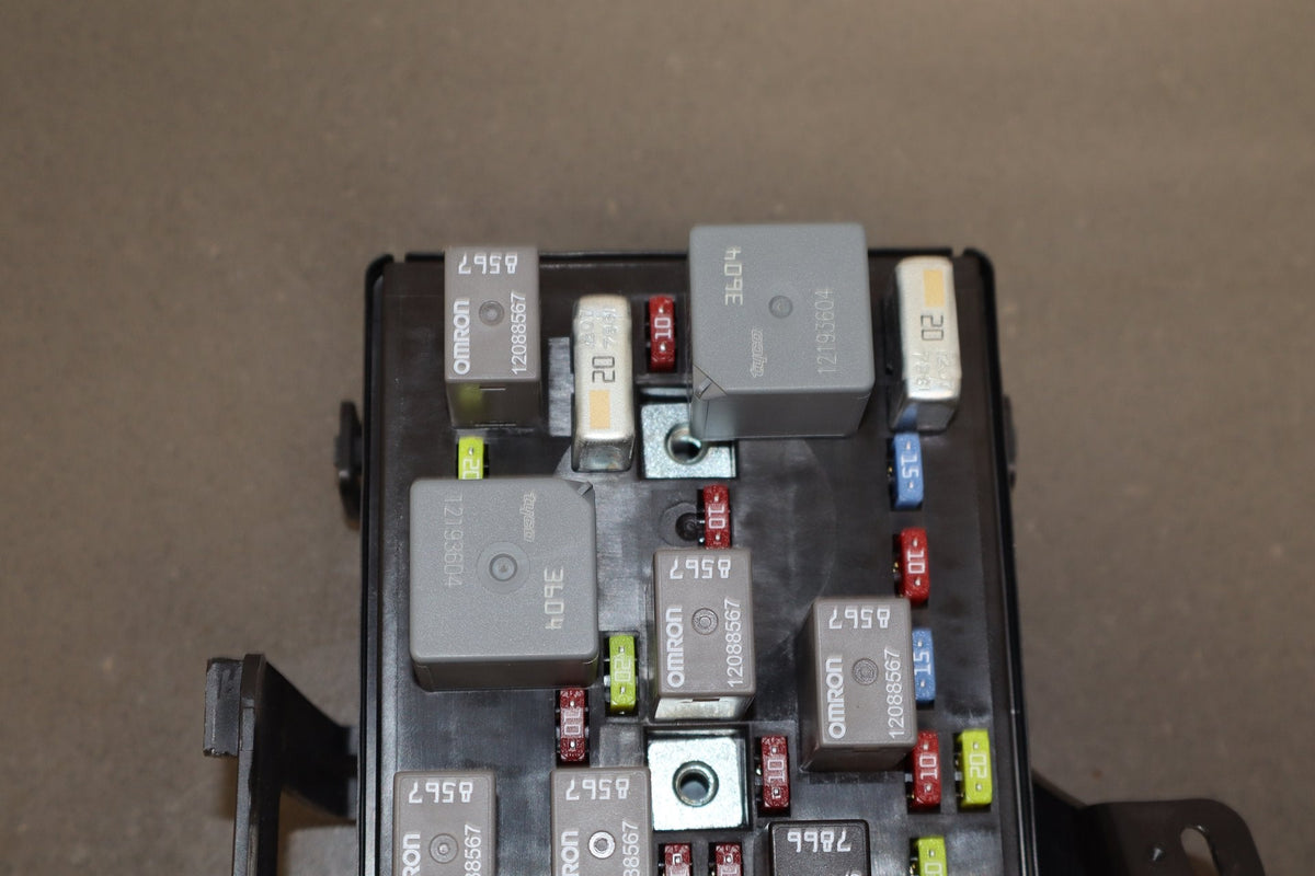 1999-2004 Chevrolet Corvette C5 Interior Fuse Box 12193792