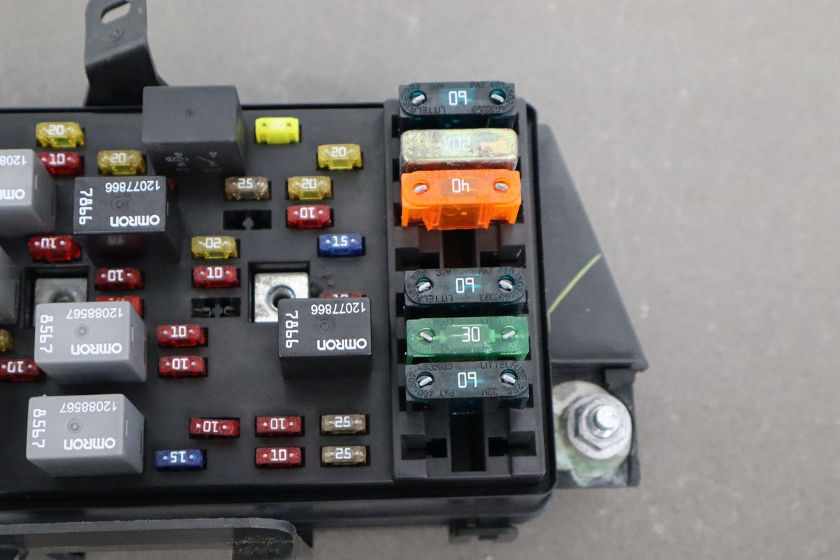1999-2004 Chevrolet Corvette C5 Interior Fuse Box 12193792