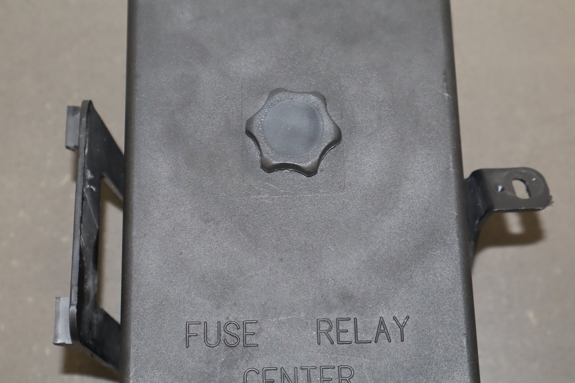 1999-2004 Chevrolet Corvette C5 Interior Fuse Box 12193792