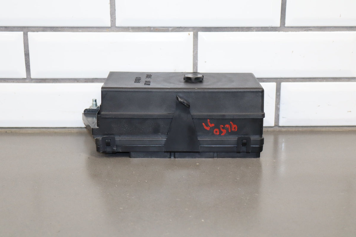 1999-2004 Chevrolet Corvette C5 Interior Fuse Box 12193792