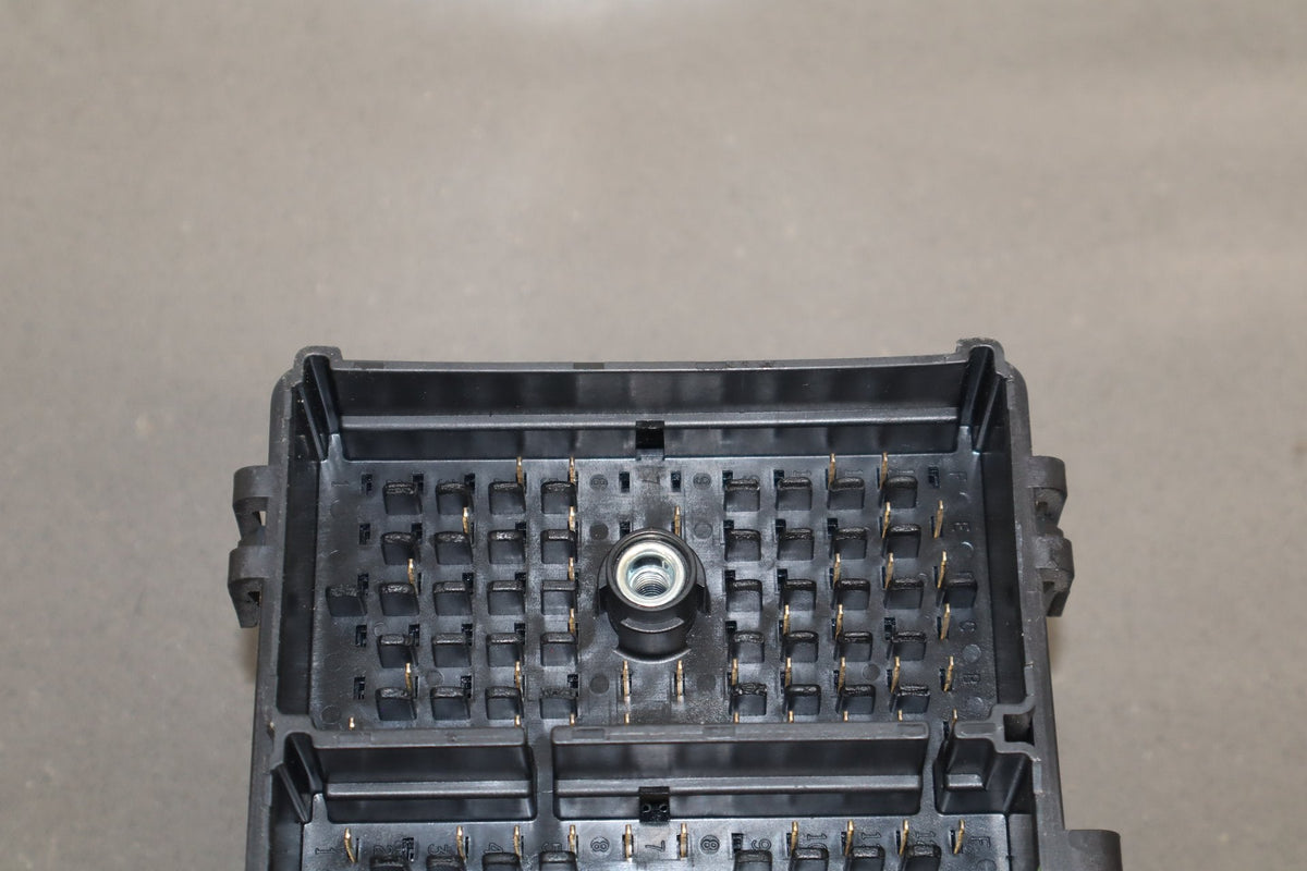1999-2004 Chevrolet Corvette C5 Interior Fuse Box 12193792