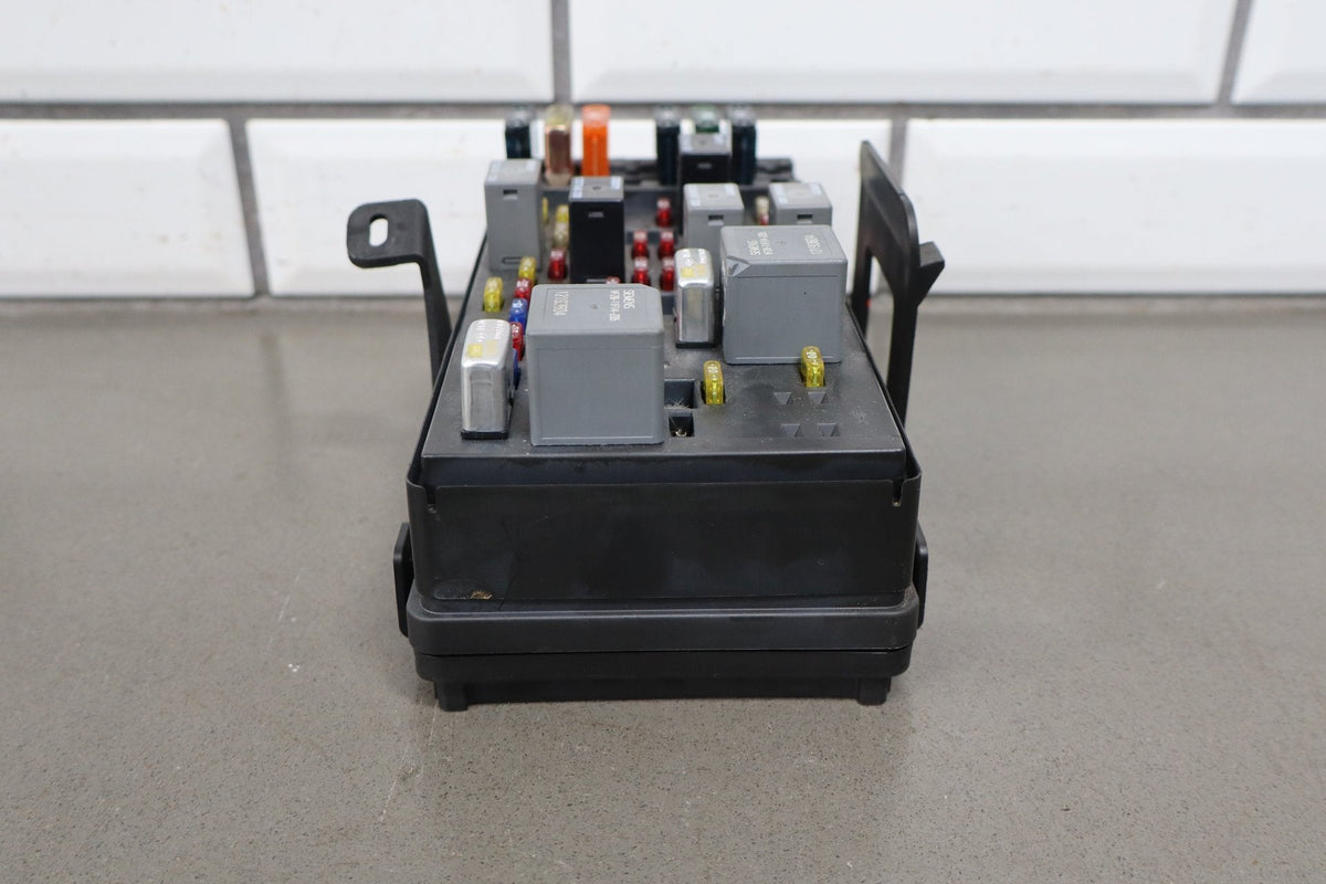 1999-2004 Chevrolet Corvette C5 Interior Fuse Box 12193792