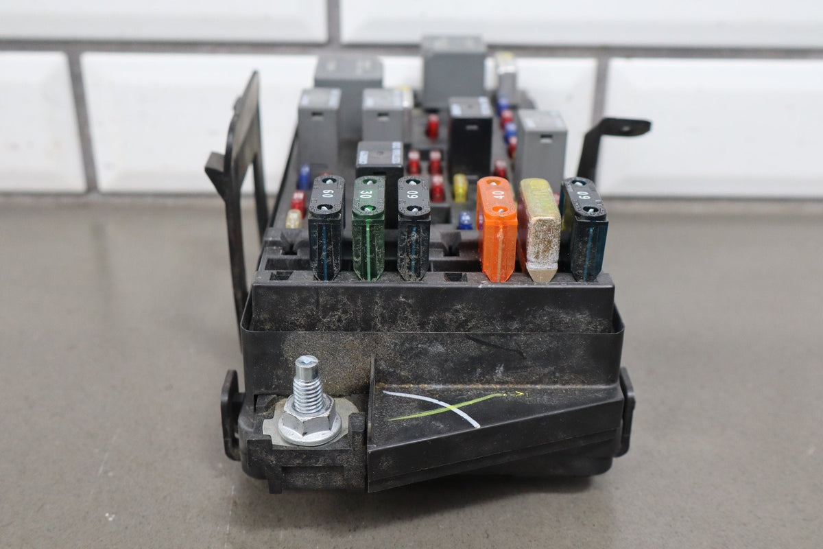 1999-2004 Chevrolet Corvette C5 Interior Fuse Box 12193792