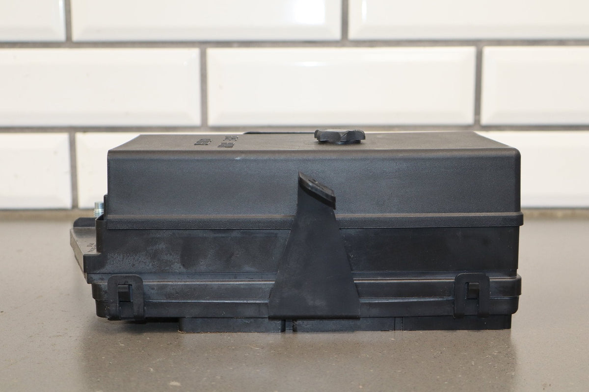 1999-2004 Chevrolet Corvette C5 Interior Fuse Box 12193792
