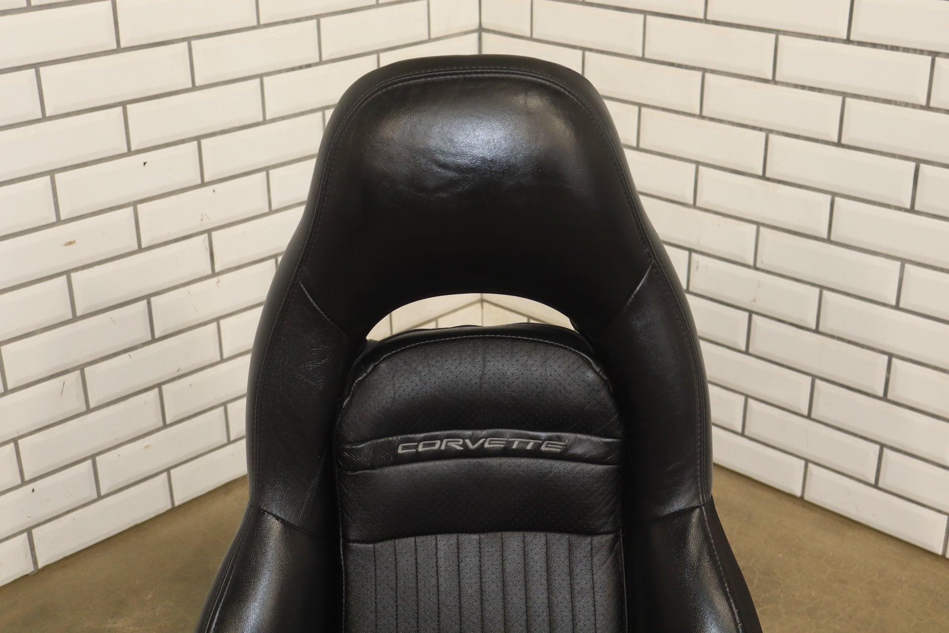 1999-2004 Chevrolet Corvette Passenger Black Leather Sport Seat 88991515 OEM