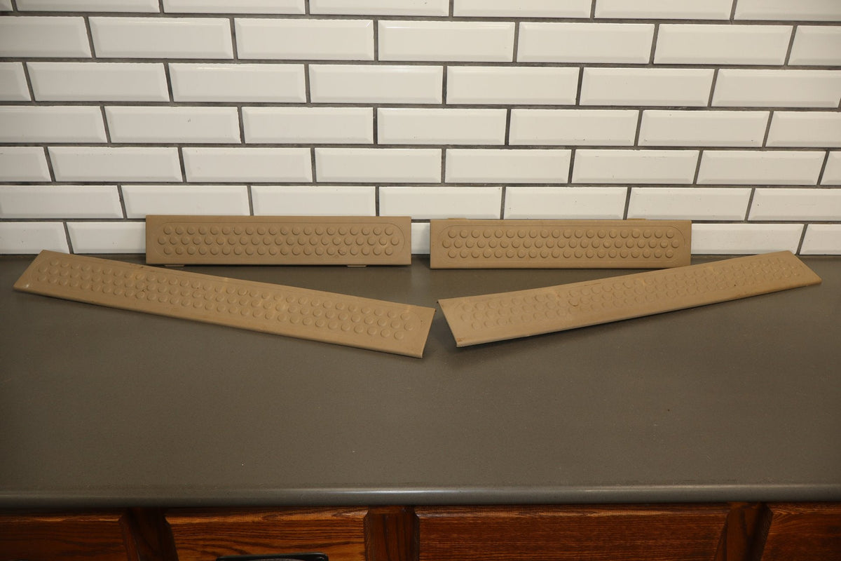 1999-2004 Ford F-350 Super Duty Crew Cab OEM Sill Plates Medium Parchment ()