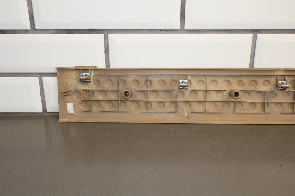 1999-2004 Ford F-350 Super Duty Crew Cab OEM Sill Plates Medium Parchment ()