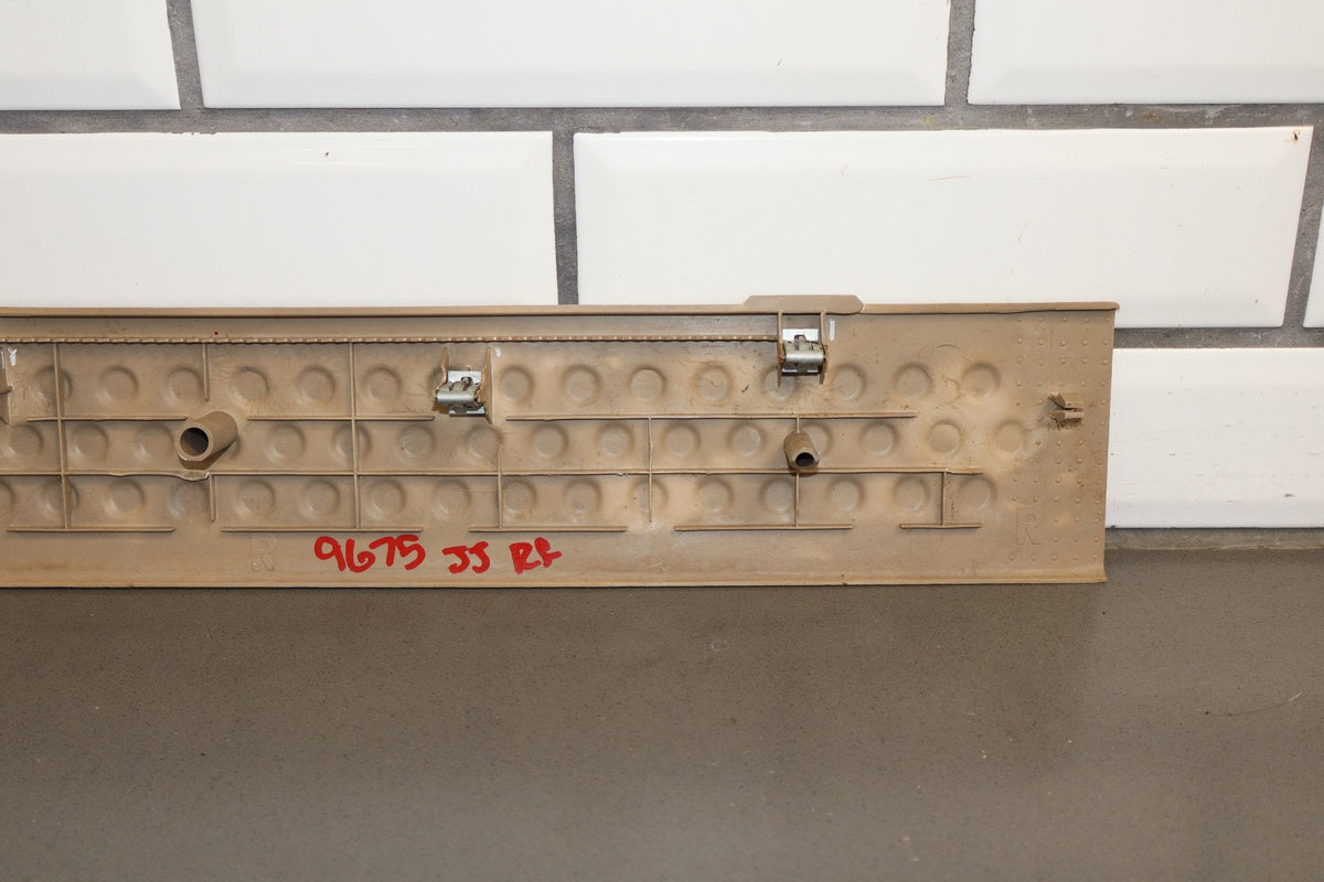 1999-2004 Ford F-350 Super Duty Crew Cab OEM Sill Plates Medium Parchment ()