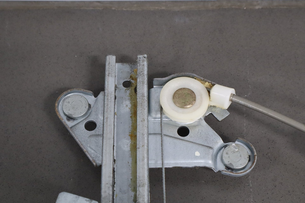 1999-2005 Mazda MX-5 Miata Right Door Regulator Power W/ Motor