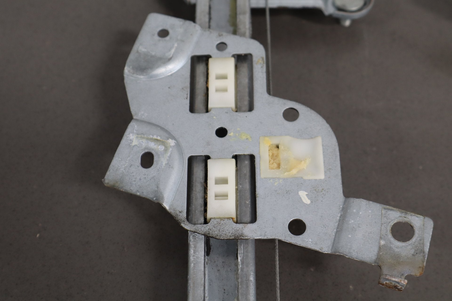 1999-2005 Mazda MX-5 Miata Right Door Regulator Power W/ Motor