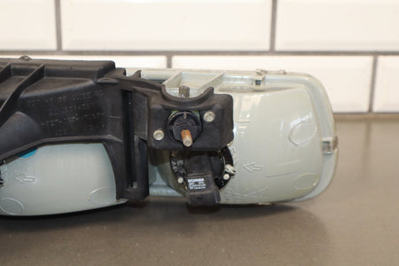 1999-2006 Chevrolet Silverado Left Headlamp 16526133