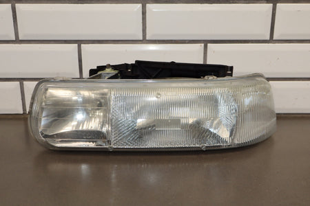 1999-2006 Chevrolet Silverado Left Headlamp 16526133