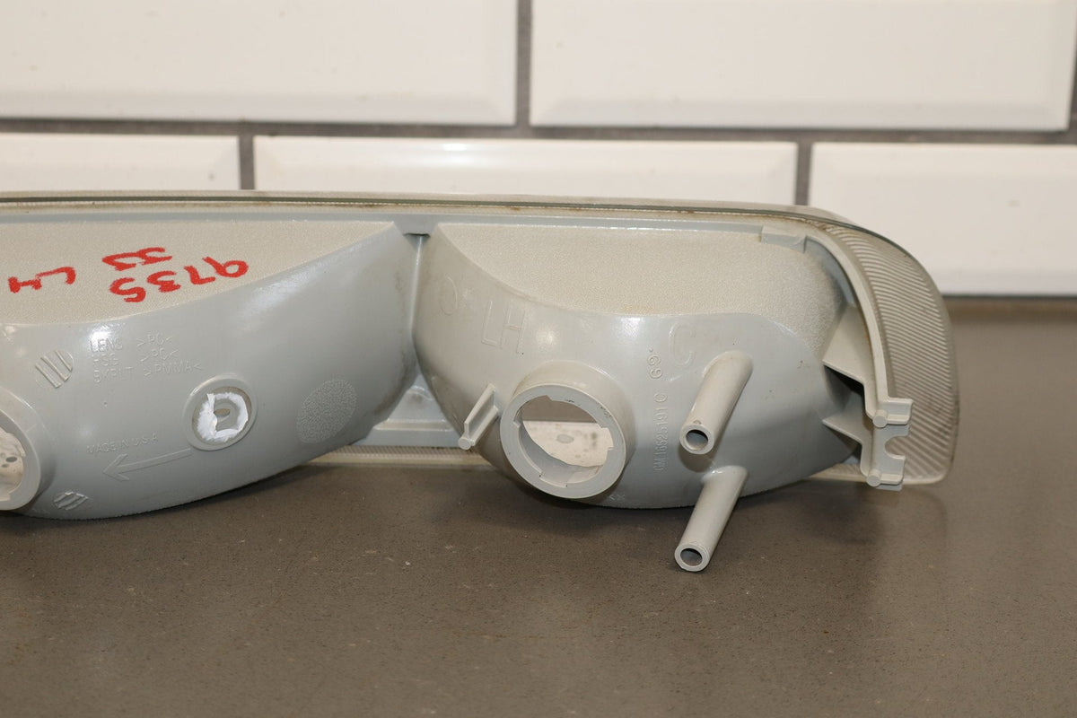 1999-2006 Chevrolet Silverado Left Headlamp 16526133