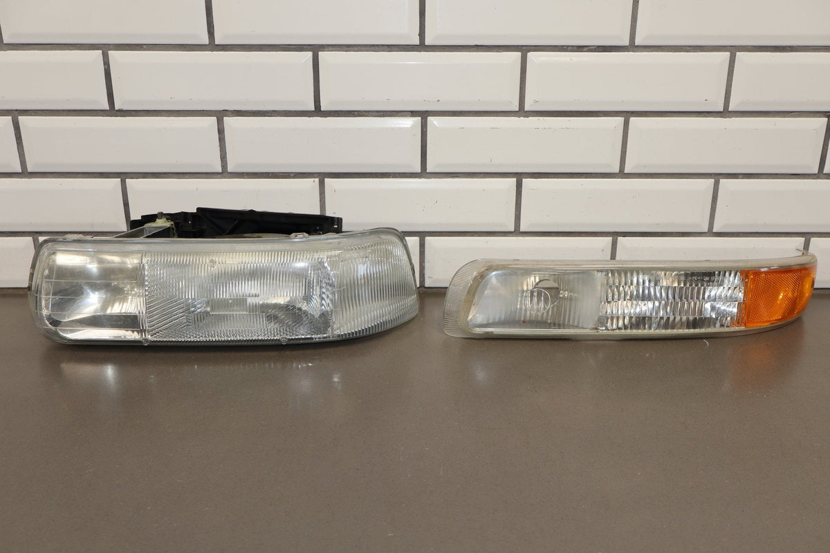 1999-2006 Chevrolet Silverado Left Headlamp 16526133