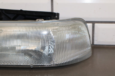 1999-2006 Chevrolet Silverado Left Headlamp 16526133