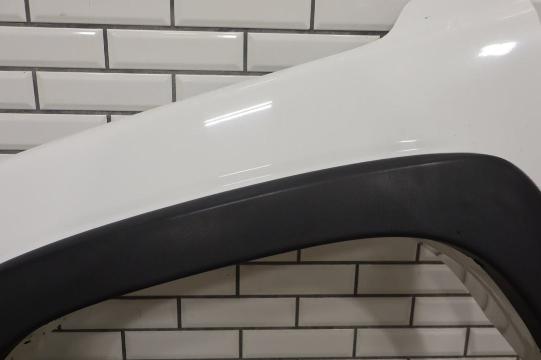 1999 - 2006 Chevy Silverado 2500 HD LS Left Fender 19168844 Summit White 50U