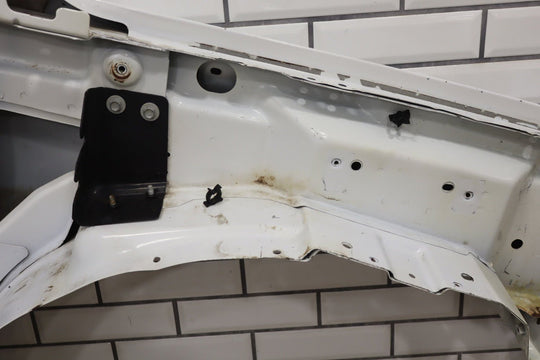 1999 - 2006 Chevy Silverado 2500 HD LS Left Fender 19168844 Summit White 50U