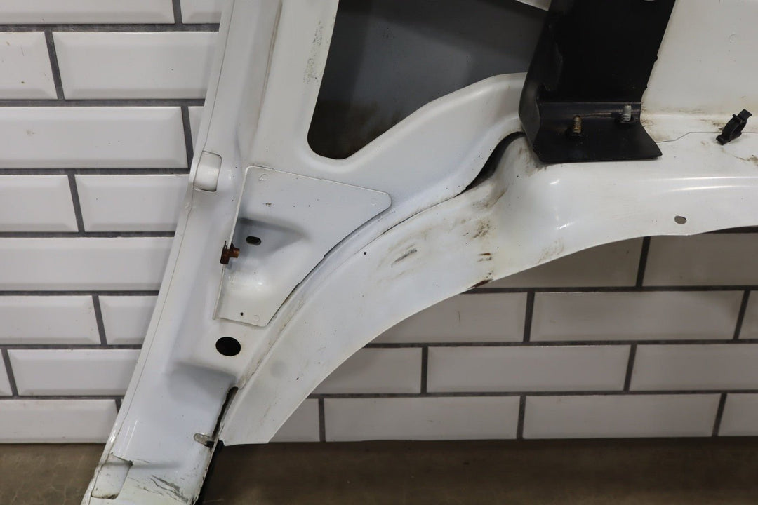 1999 - 2006 Chevy Silverado 2500 HD LS Left Fender 19168844 Summit White 50U