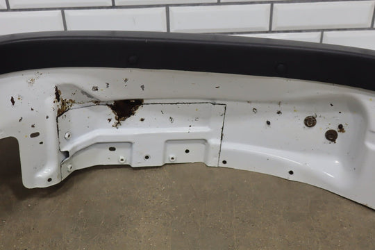 1999 - 2006 Chevy Silverado 2500 HD LS Left Fender 19168844 Summit White 50U