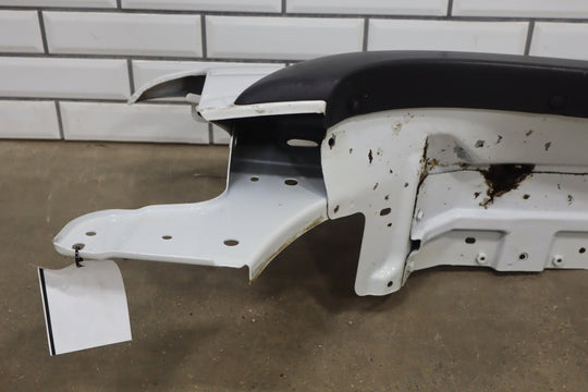 1999 - 2006 Chevy Silverado 2500 HD LS Left Fender 19168844 Summit White 50U