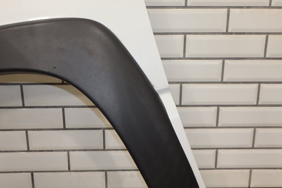 1999 - 2006 Chevy Silverado 2500 HD LS Left Fender 19168844 Summit White 50U