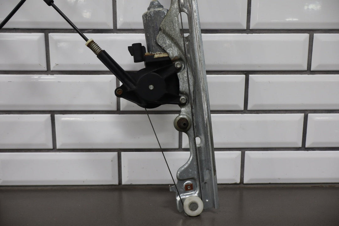 1999 - 2007 Cadillac Escalade Left Front Door Regulator 19120846 OEM