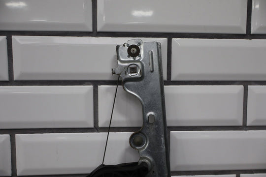 1999 - 2007 Cadillac Escalade Left Front Door Regulator 19120846 OEM