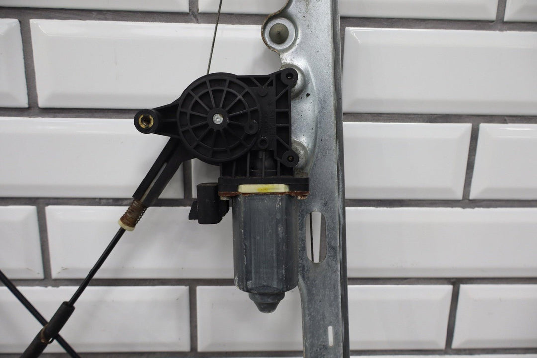 1999 - 2007 Cadillac Escalade Left Front Door Regulator 19120846 OEM