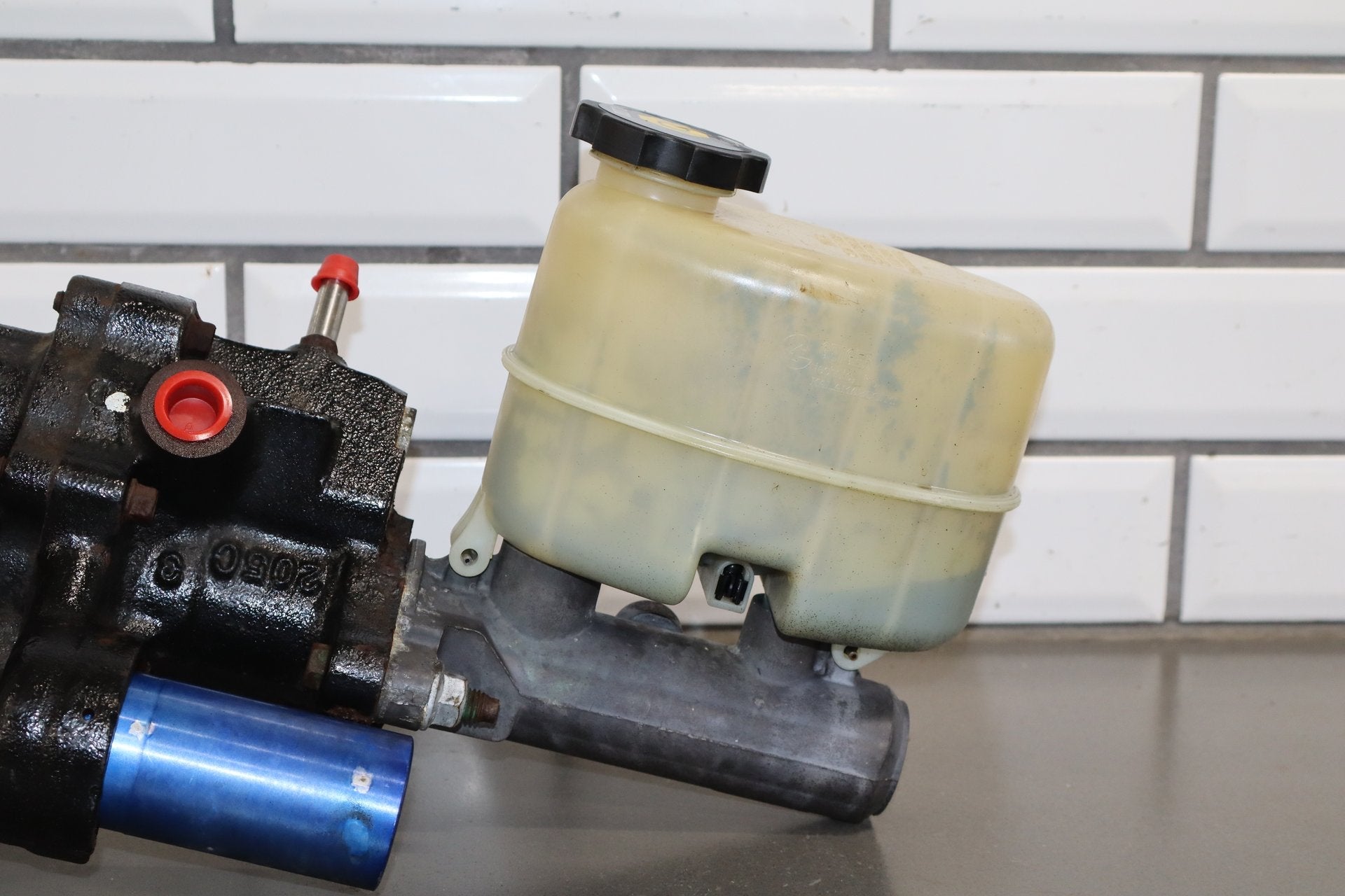 1999-2007 Chevrolet Silverado 2500 Brake Booster 15861643 OEM