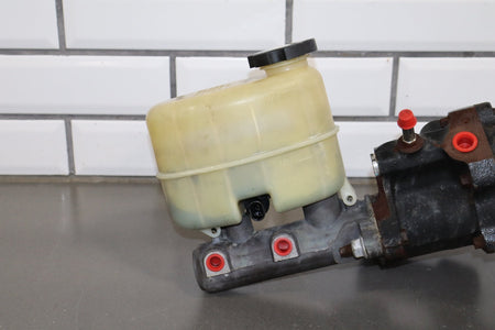 1999-2007 Chevrolet Silverado 2500 Brake Booster 15861643 OEM