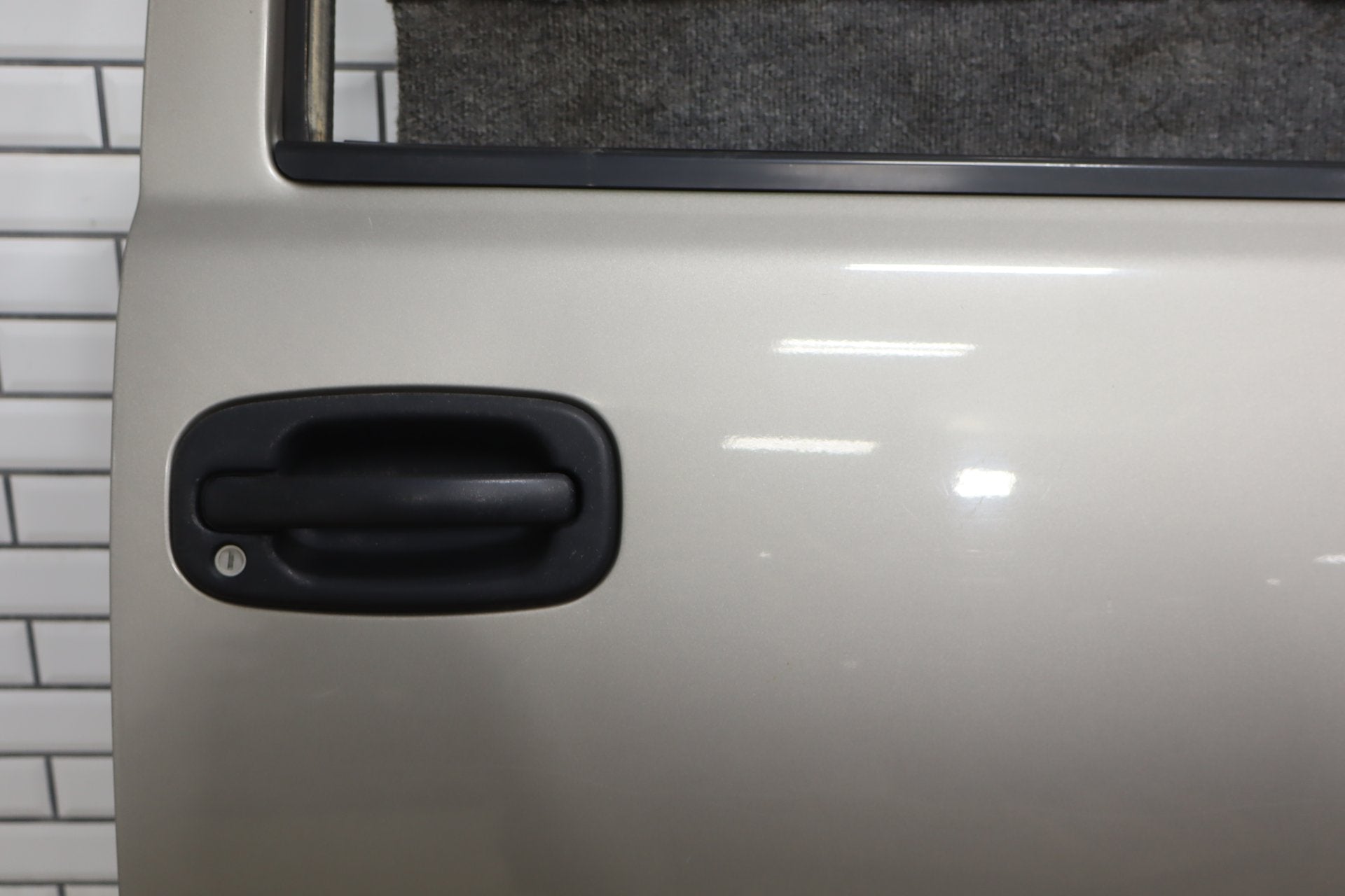 1999-2007 Chevrolet Silverado 2500 GMT800- Right Front Door PN: 15017224