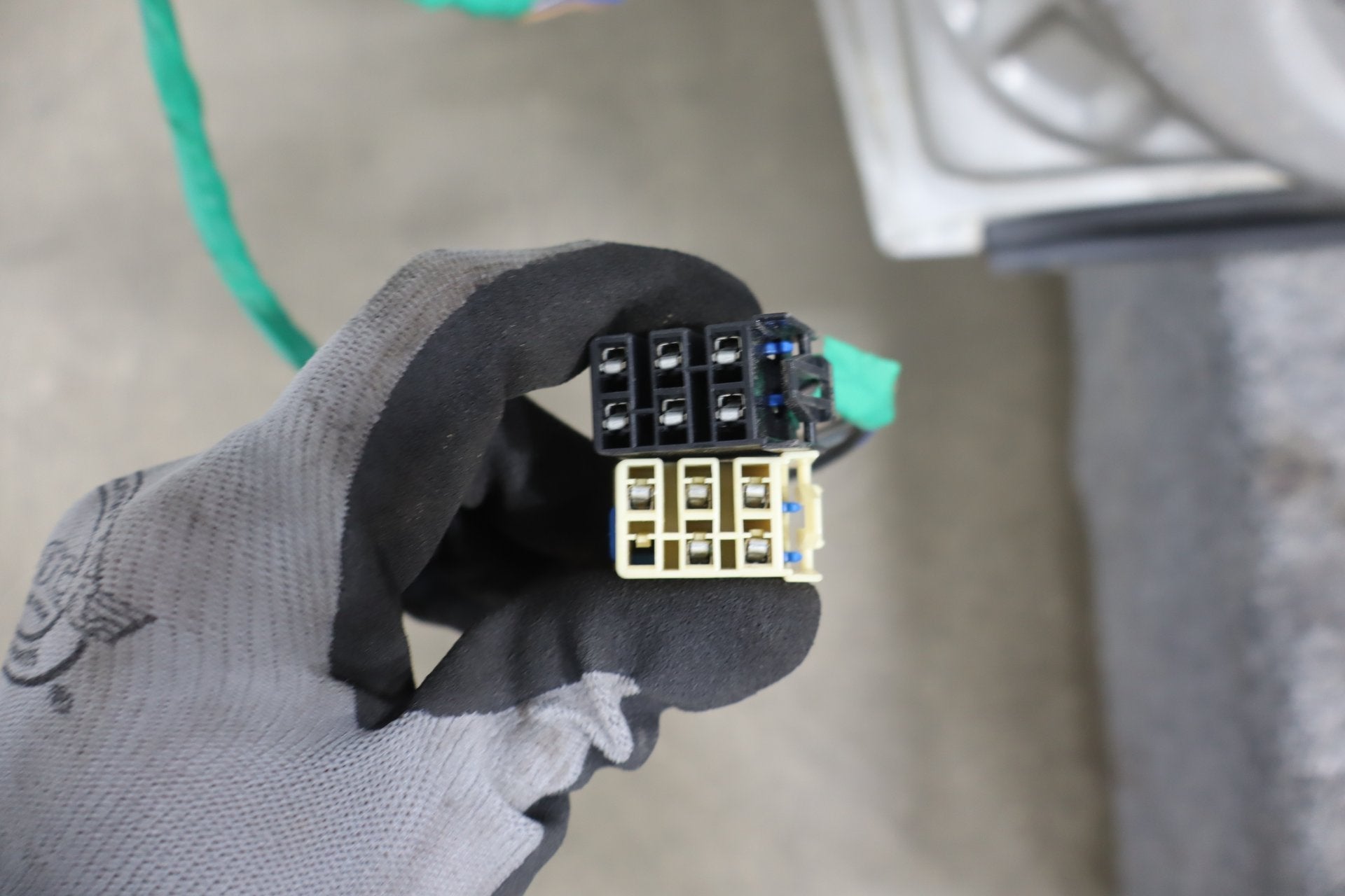 1999-2007 Chevrolet Silverado 2500 GMT800- Right Front Door PN: 15017224