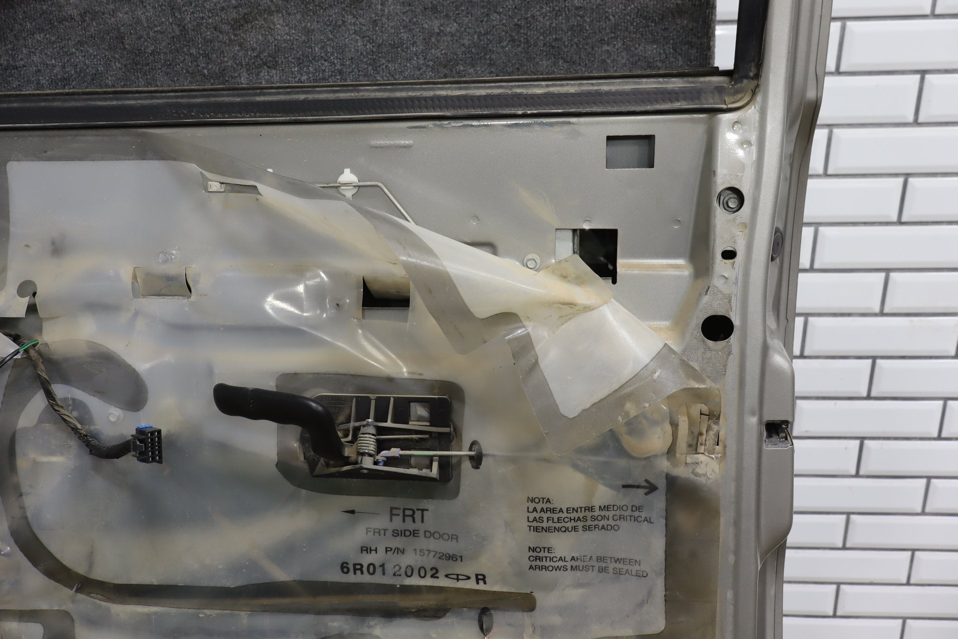 1999-2007 Chevrolet Silverado 2500 GMT800- Right Front Door PN: 15017224