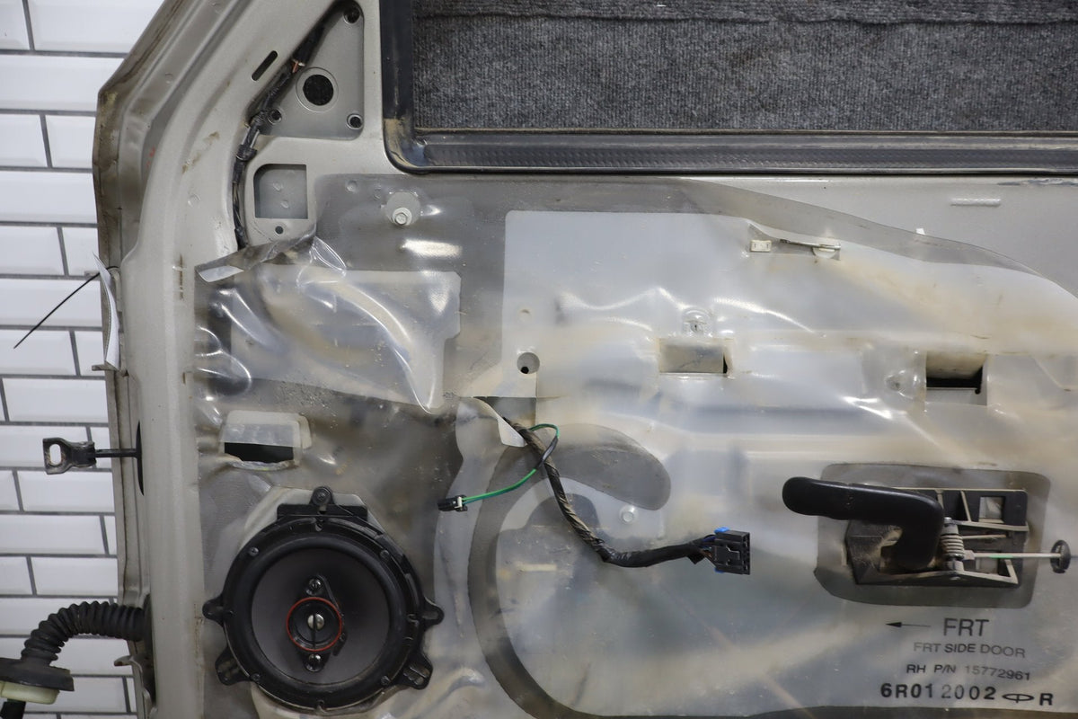 1999-2007 Chevrolet Silverado 2500 GMT800- Right Front Door PN: 15017224