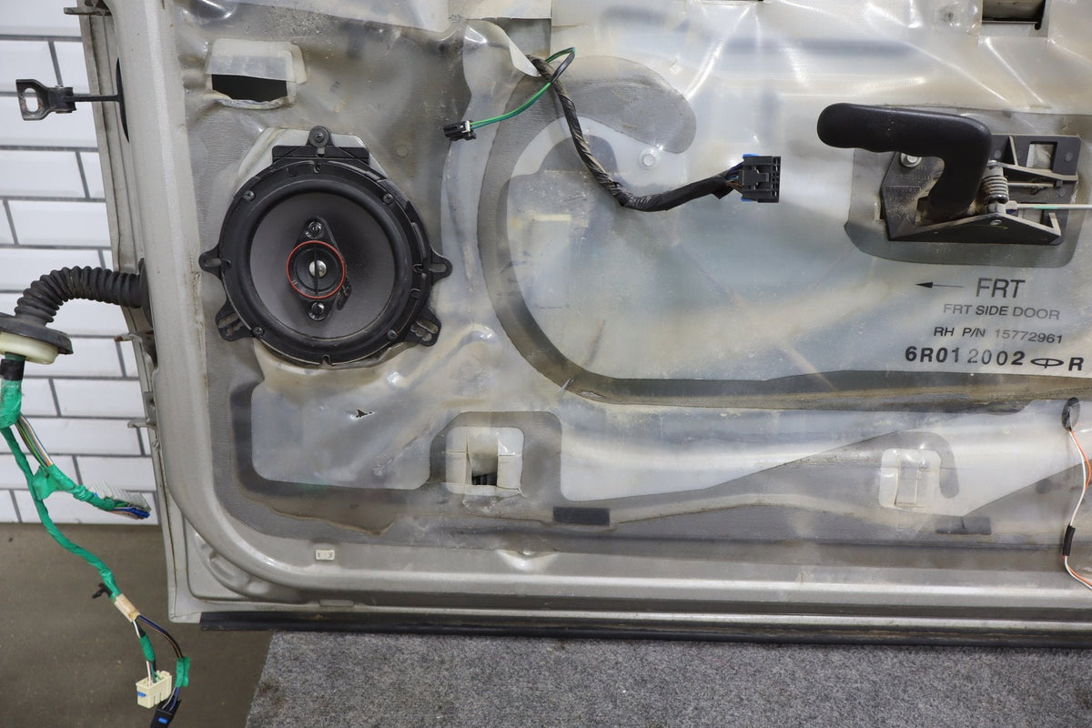 1999-2007 Chevrolet Silverado 2500 GMT800- Right Front Door PN: 15017224